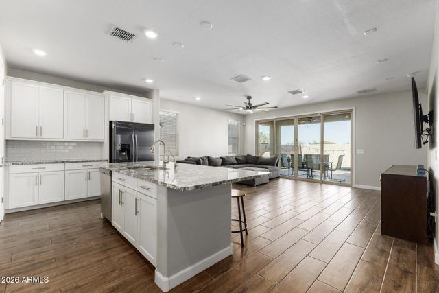 554 W RAINBOW BRIDGE Lane, San Tan Valley, AZ 85140