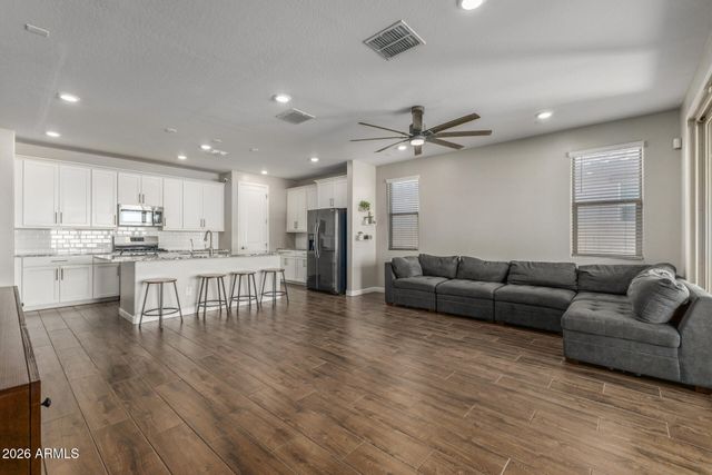 554 W RAINBOW BRIDGE Lane, San Tan Valley, AZ 85140