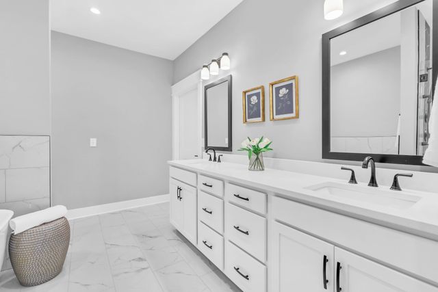 1045 Veridian Dr, Clarksville, TN 37043