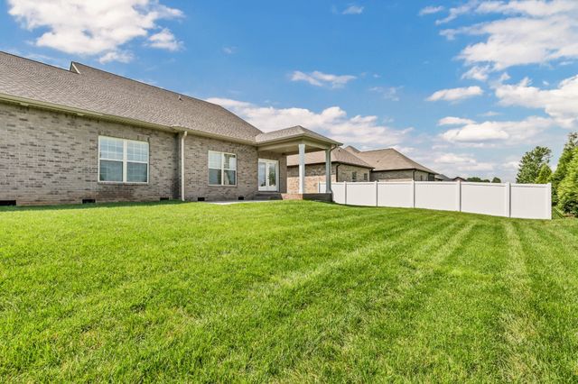 1045 Veridian Dr, Clarksville, TN 37043