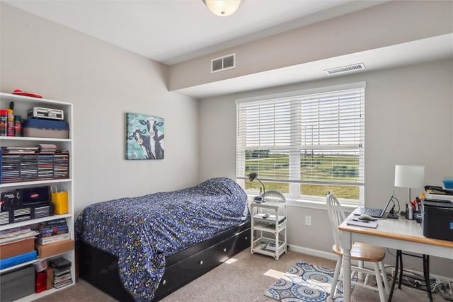 3550 Stone Creek CIR SW 313, Cedar Rapids, IA 52404