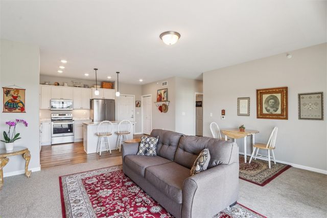 3550 Stone Creek CIR SW 313, Cedar Rapids, IA 52404