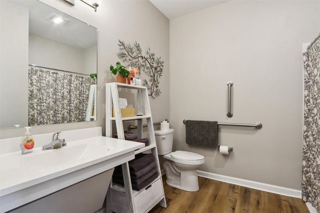 3550 Stone Creek CIR SW 313, Cedar Rapids, IA 52404