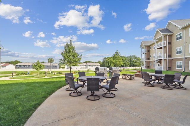 3550 Stone Creek CIR SW 313, Cedar Rapids, IA 52404