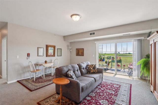 3550 Stone Creek CIR SW 313, Cedar Rapids, IA 52404