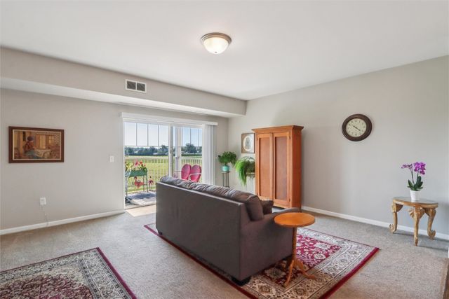 3550 Stone Creek CIR SW 313, Cedar Rapids, IA 52404