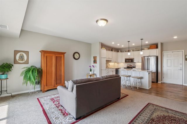 3550 Stone Creek CIR SW 313, Cedar Rapids, IA 52404