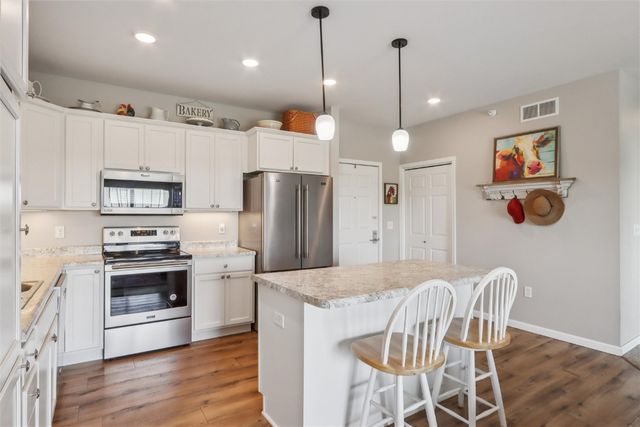 3550 Stone Creek CIR SW 313, Cedar Rapids, IA 52404