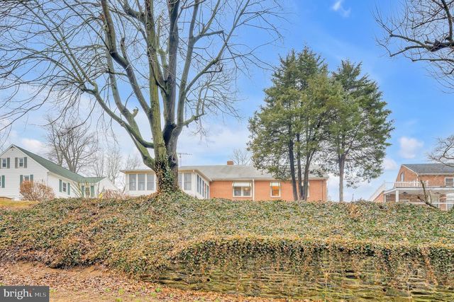 542 HILLCREST PL, Gettysburg, PA 17325