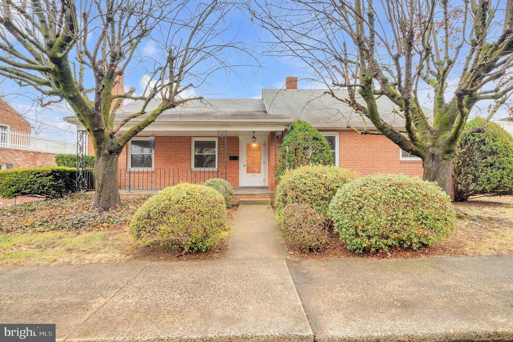 542 HILLCREST PL, Gettysburg, PA 17325