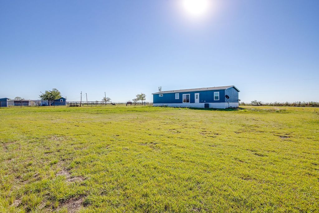 1417 County Road 310a, Cleburne, TX 76031 — photo 3