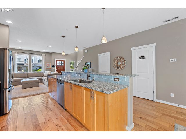 29032 Sw COSTA Cir, Wilsonville, OR 97070