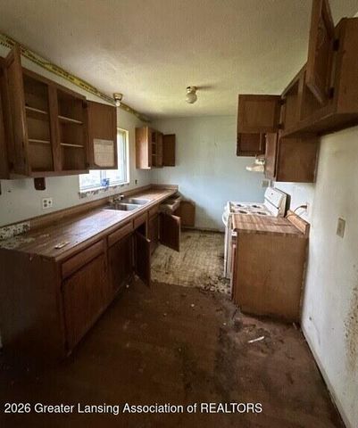 3080 W Needmore Highway, Charlotte, MI 48813