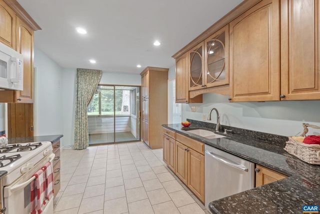 1211 LANETOWN RD, Crozet, VA 22932