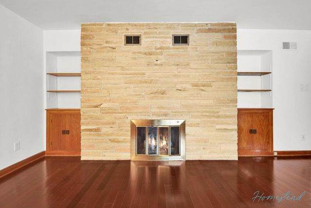 4630 W Anthony DRIVE, Greenfield, WI 53219