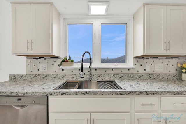 4630 W Anthony DRIVE, Greenfield, WI 53219