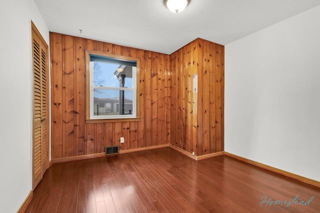 4630 W Anthony DRIVE, Greenfield, WI 53219