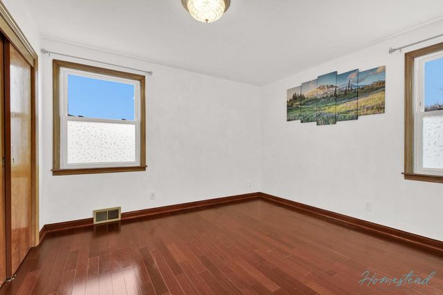 4630 W Anthony DRIVE, Greenfield, WI 53219