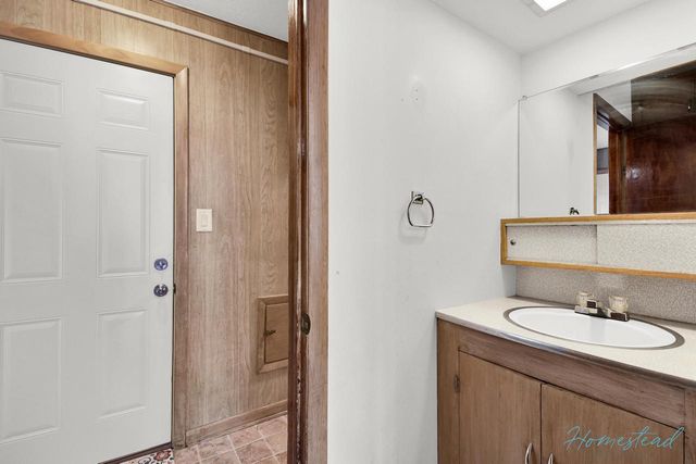 4630 W Anthony DRIVE, Greenfield, WI 53219