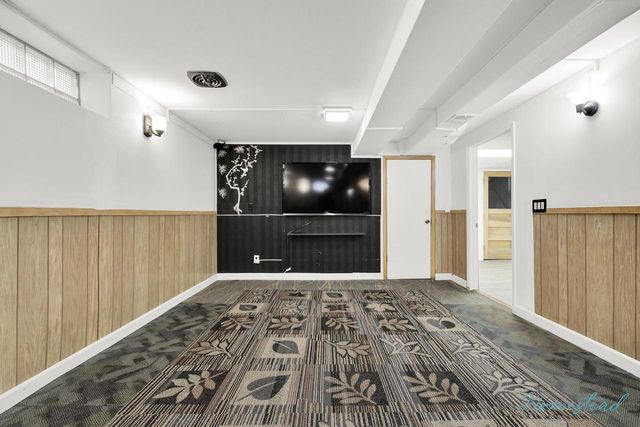 4630 W Anthony DRIVE, Greenfield, WI 53219