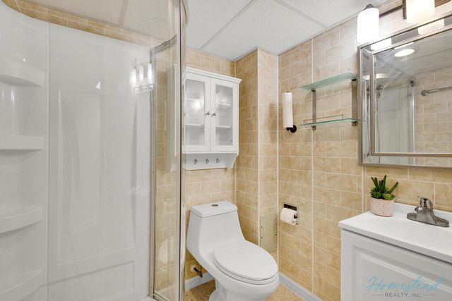 4630 W Anthony DRIVE, Greenfield, WI 53219