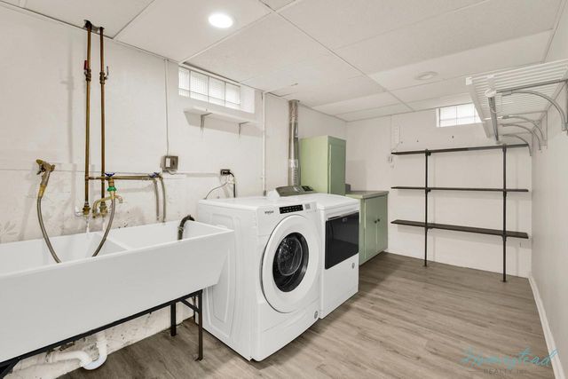 4630 W Anthony DRIVE, Greenfield, WI 53219