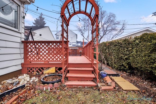 4630 W Anthony DRIVE, Greenfield, WI 53219