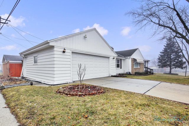 4630 W Anthony DRIVE, Greenfield, WI 53219