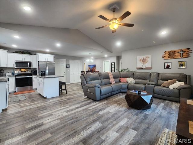 202 MacIntosh Lane, Poplar Bluff, MO 63901