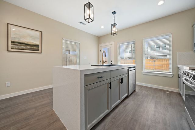 2526 Peabody, Dallas, TX 75215