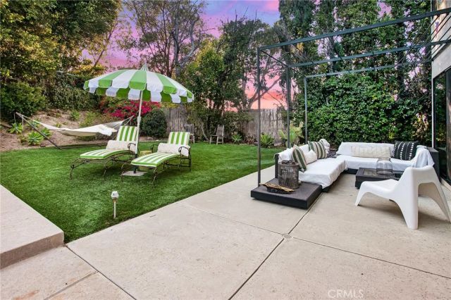 4709 Dunman Avenue, Woodland Hills, CA 91364
