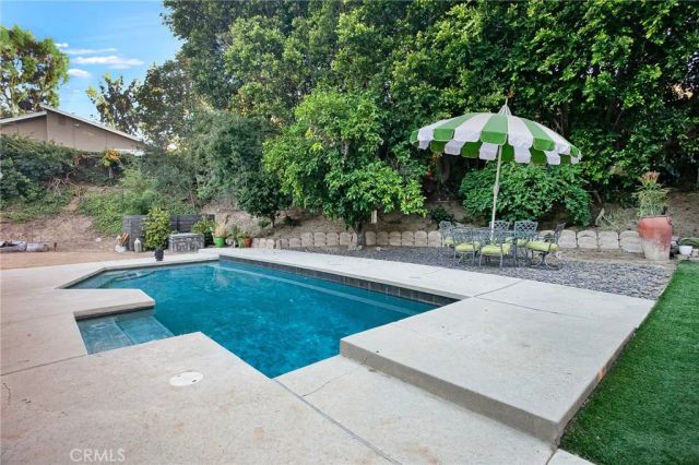 4709 Dunman Avenue, Woodland Hills, CA 91364