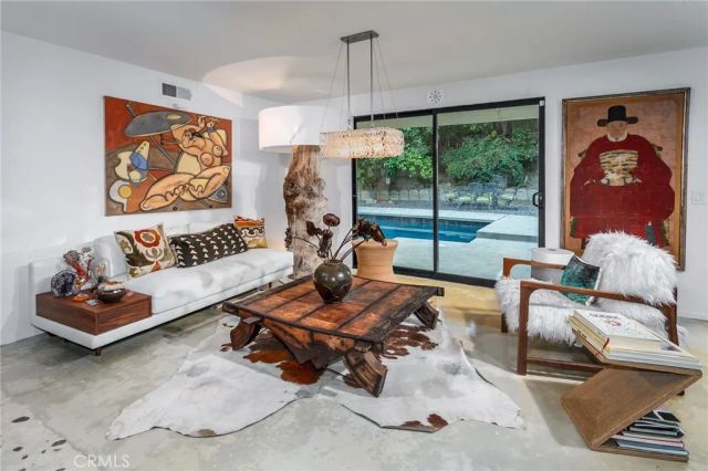 4709 Dunman Avenue, Woodland Hills, CA 91364