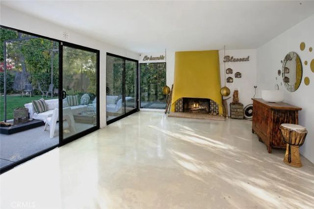 4709 Dunman Avenue, Woodland Hills, CA 91364