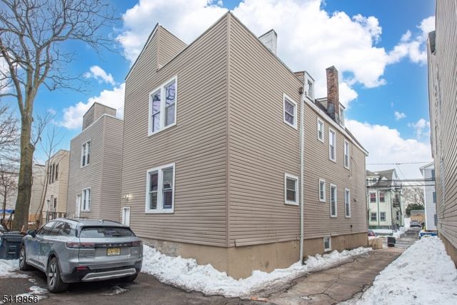 303 S 11Th St, Newark City, NJ 07103