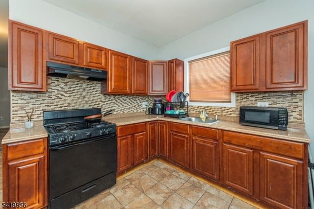 303 S 11Th St, Newark City, NJ 07103