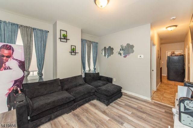 303 S 11Th St, Newark City, NJ 07103