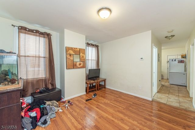 303 S 11Th St, Newark City, NJ 07103