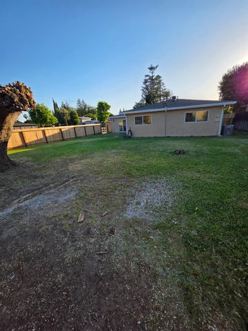 10042 Freesia Ave, Stockton, CA 95212