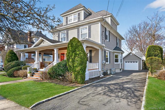 114 Roosevelt Street, Garden City, NY 11530