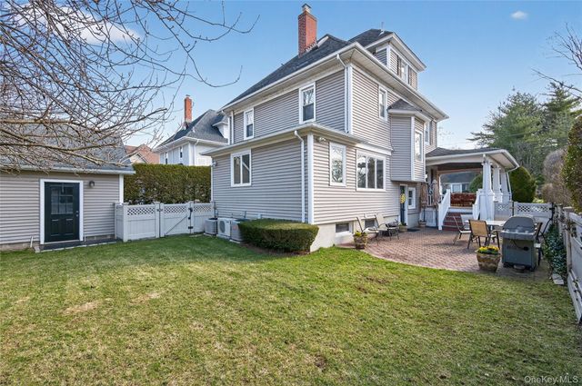 114 Roosevelt Street, Garden City, NY 11530