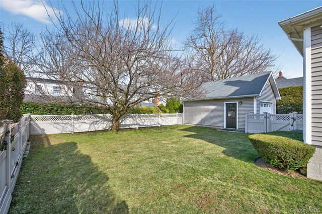 114 Roosevelt Street, Garden City, NY 11530