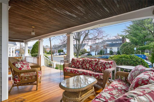 114 Roosevelt Street, Garden City, NY 11530