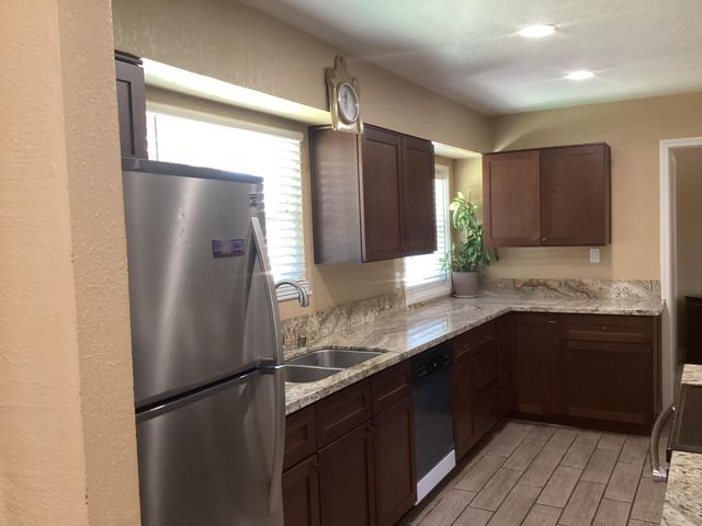 3245 Wemberley Dr, Sacramento, CA 95864