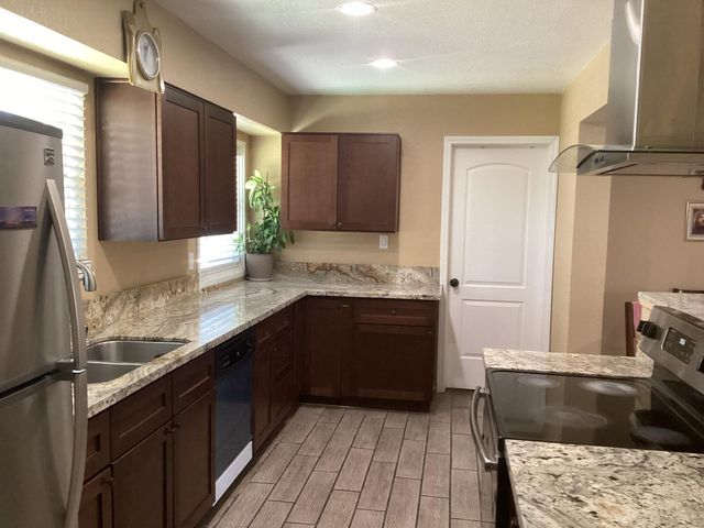 3245 Wemberley Dr, Sacramento, CA 95864