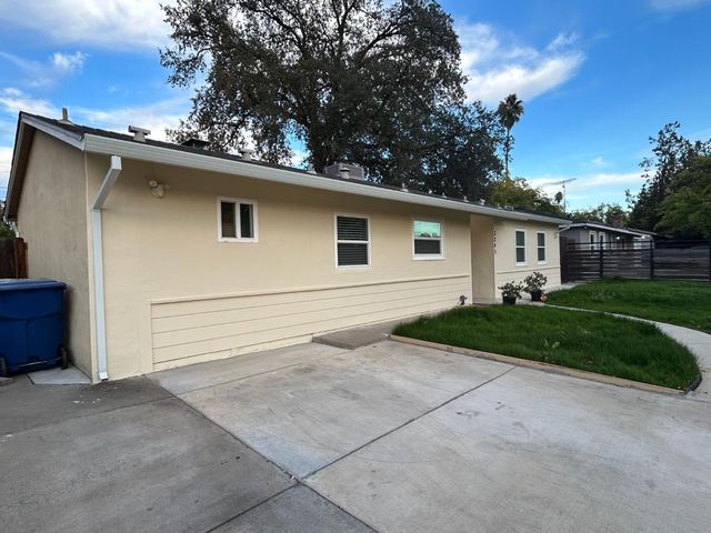 3245 Wemberley Dr, Sacramento, CA 95864