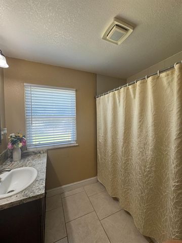 3245 Wemberley Dr, Sacramento, CA 95864