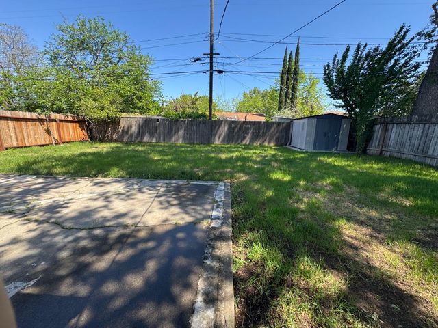 3245 Wemberley Dr, Sacramento, CA 95864