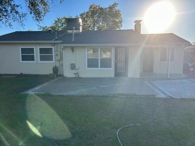 3245 Wemberley Dr, Sacramento, CA 95864