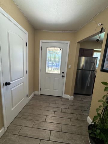 3245 Wemberley Dr, Sacramento, CA 95864